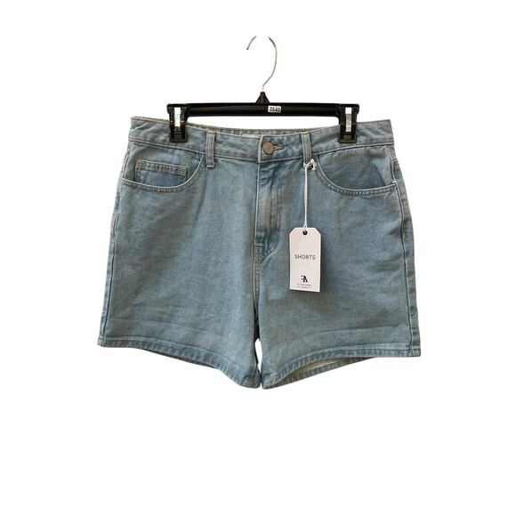 NWT Flying Angel High Rise Floral Pocket Jean Shorts Women's Size 31 - Picture 1 of 4